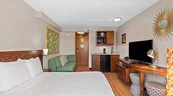 Castle Bamboo Waikīkī Hotel