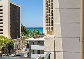 Castle Bamboo Waikīkī Hotel