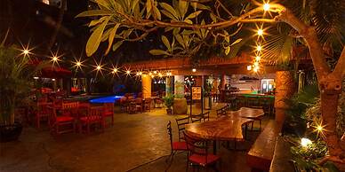 Castle Bamboo Waikīkī Hotel