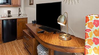 Castle Bamboo Waikīkī Hotel