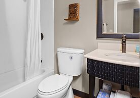 Castle Bamboo Waikīkī Hotel