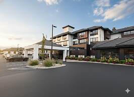 Hotel Kelowna & Conference Centre