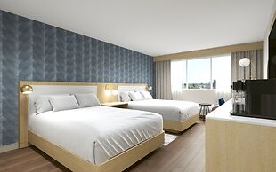 Hotel Kelowna & Conference Centre