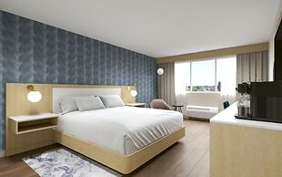 Hotel Kelowna & Conference Centre