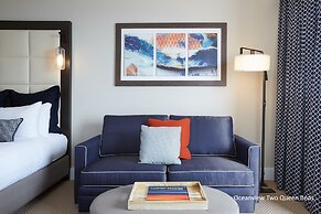 The Waterfront Beach Resort, A Hilton Hotel
