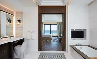 The Waterfront Beach Resort, A Hilton Hotel