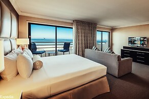 The Waterfront Beach Resort, A Hilton Hotel