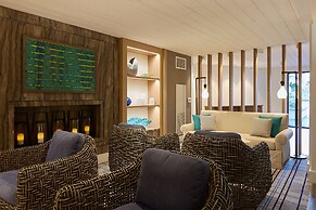 The Waterfront Beach Resort, A Hilton Hotel