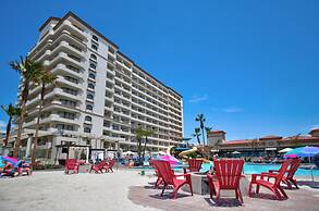 The Waterfront Beach Resort, A Hilton Hotel
