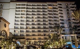 The Waterfront Beach Resort, A Hilton Hotel