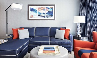 The Waterfront Beach Resort, A Hilton Hotel