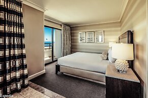 The Waterfront Beach Resort, A Hilton Hotel