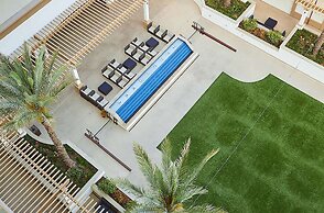 The Waterfront Beach Resort, A Hilton Hotel