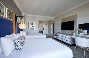 The Waterfront Beach Resort, A Hilton Hotel