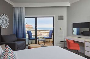 The Waterfront Beach Resort, A Hilton Hotel