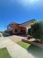 Adelong Motel
