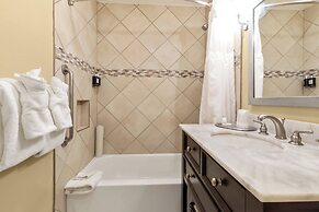Marin Suites Hotel