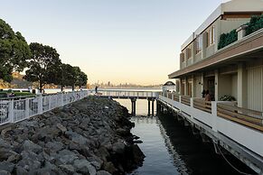 Marin Suites Hotel