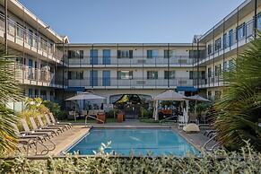 Marin Suites Hotel