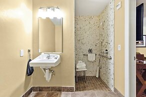 Marin Suites Hotel