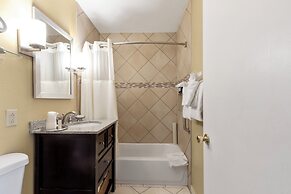Marin Suites Hotel