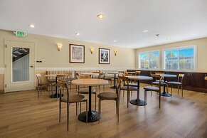 Marin Suites Hotel