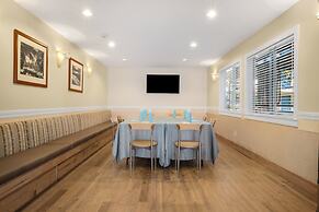 Marin Suites Hotel