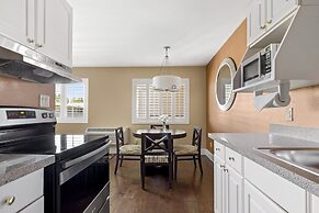 Marin Suites Hotel