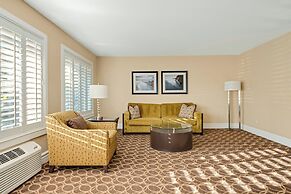 Marin Suites Hotel