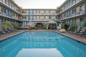 Marin Suites Hotel