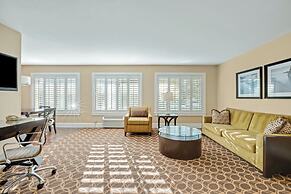 Marin Suites Hotel
