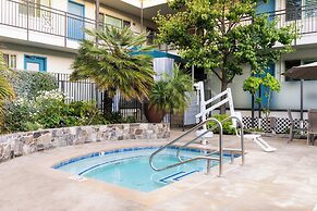 Marin Suites Hotel