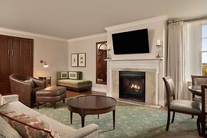 Hotel Roanoke & Conference Ctr, Curio Collection by Hilton 