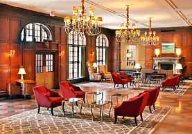 Hotel Roanoke & Conference Ctr, Curio Collection by Hilton 