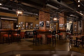 Hotel Roanoke & Conference Ctr, Curio Collection by Hilton