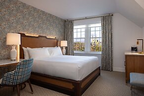 Hotel Roanoke & Conference Ctr, Curio Collection by Hilton