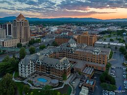 Hotel Roanoke & Conference Ctr, Curio Collection by Hilton