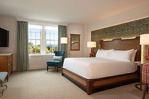 Hotel Roanoke & Conference Ctr, Curio Collection by Hilton