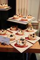 Hotel Roanoke & Conference Ctr, Curio Collection by Hilton