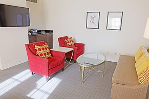 Hotel Roanoke & Conference Ctr, Curio Collection by Hilton