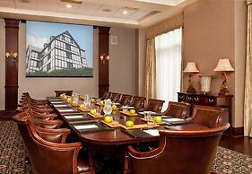 Hotel Roanoke & Conference Ctr, Curio Collection by Hilton