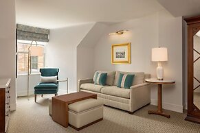 Hotel Roanoke & Conference Ctr, Curio Collection by Hilton