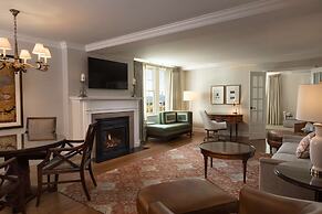 Hotel Roanoke & Conference Ctr, Curio Collection by Hilton