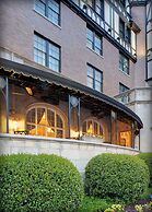 Hotel Roanoke & Conference Ctr, Curio Collection by Hilton