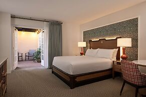 Hotel Roanoke & Conference Ctr, Curio Collection by Hilton