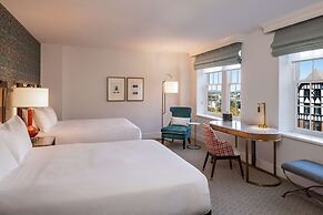 Hotel Roanoke & Conference Ctr, Curio Collection by Hilton