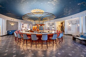 Hotel Roanoke & Conference Ctr, Curio Collection by Hilton