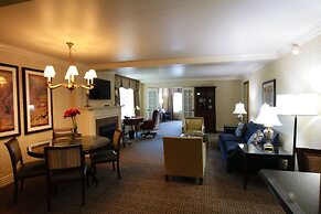 Hotel Roanoke & Conference Ctr, Curio Collection by Hilton