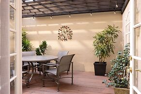 Hotel Roanoke & Conference Ctr, Curio Collection by Hilton