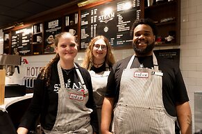 Hotel Roanoke & Conference Ctr, Curio Collection by Hilton